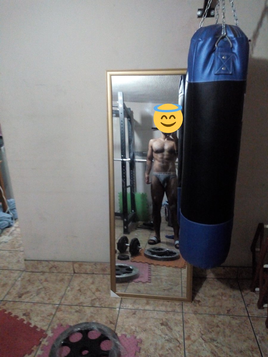 peruvian_j's tweet photo. Quien la quiere ver dura?? 😈🍆
Bien erecto en mi only 🥵🥵
https://t.co/zIfE3LKUDX
DM hablame sucio 😈 
IG : jmacfit23 https://t.co/HMrTZVLomS