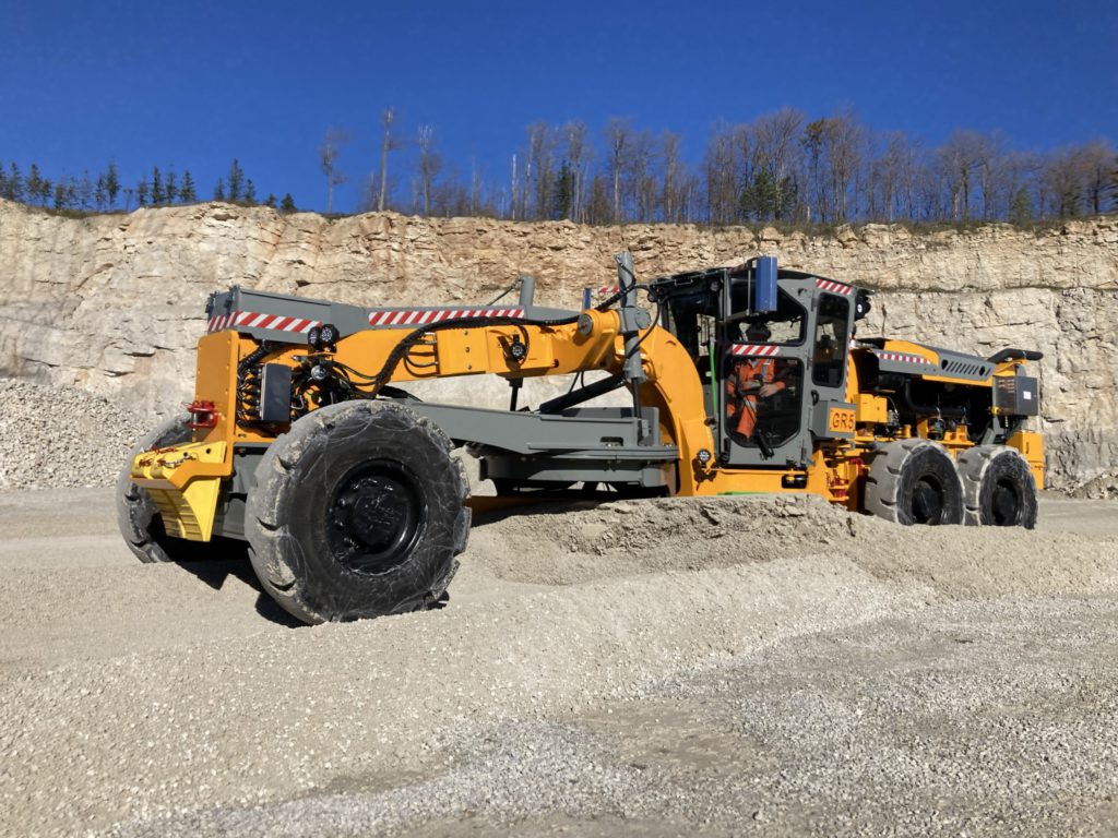 Robert Seagraves (@robertseagrav13) on Twitter photo Newest #BEV from <a href="/MacLeanEng/">MacLean Engineering</a> makes the grade. Maclean takes another mining vehicle solution around the hard rock globe bit.ly/3p83YsY Newest #BEV from <a href="/MacLeanEng/">MacLean Engineering</a> makes the grade. Maclean takes another mining vehicle solution around the hard rock globe bit.ly/3p83YsY
