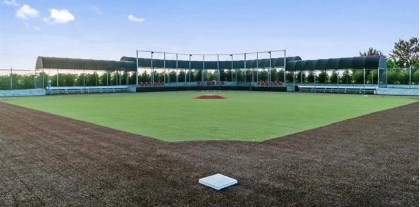 mlbelites_'s tweet photo. Just your casual $10 million dollar house for sale in Lucas, Texas with a turf baseball field, stadium seating, and batting cages 🤯 https://t.co/Dx0puGu5WE