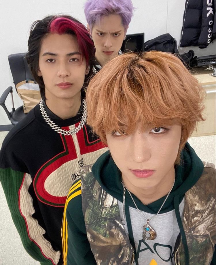 Kids when you open a snack: