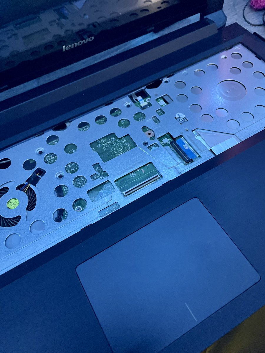 Qwazyd0gg's tweet photo. Found out @Lenovo loves hiding security screws under the keyboard. Made a simple HDD replacement that much more interesting. @iFixit
#fixitfeb https://t.co/fF8hELjQp0