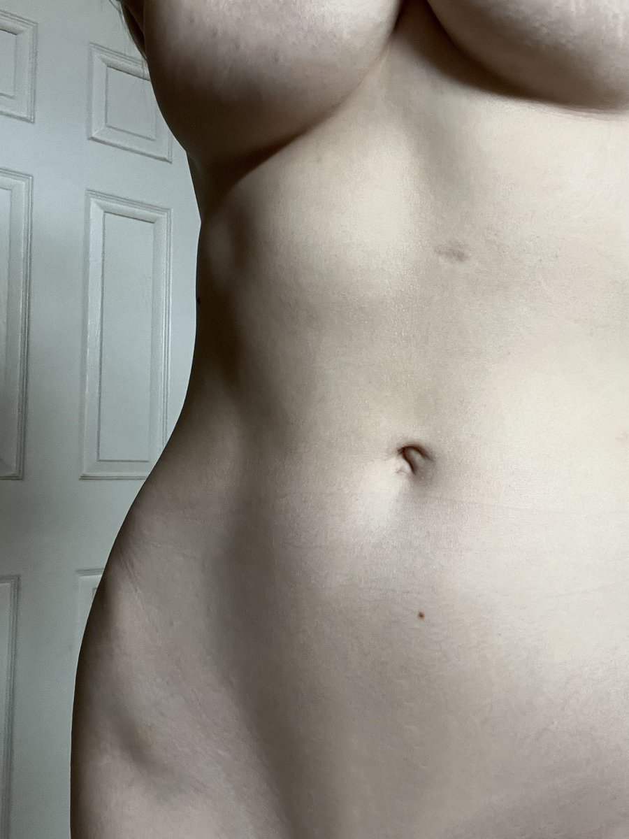 kjo82_'s tweet photo. sub within the next 6 hours to get a surprise from me in your inbox 🥰 #accountant #onlyfans #onlyfanz #sexy https://t.co/dWIR99DvAB