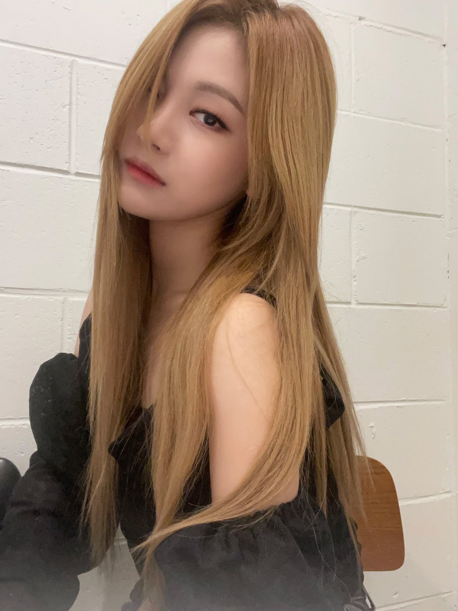 ningning pics ( slow updates ) tweet media
