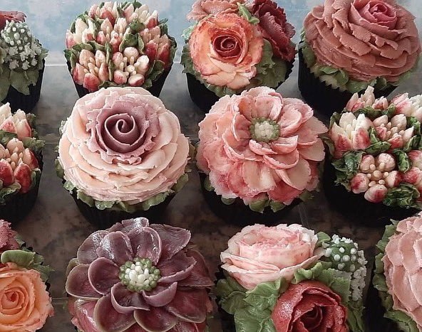 RobertaP's tweet photo. Saw these #gorgeous #cupcakes online & thought they were too incredible not to share! I read they were decorated using Russian piping tips to create soft, elegant, mini masterpieces! #flower #spring #Easter #baking #cupcake #food #foodie #BeautifulBaking #chef #pastery #dessert https://t.co/Cg9muo3lAf