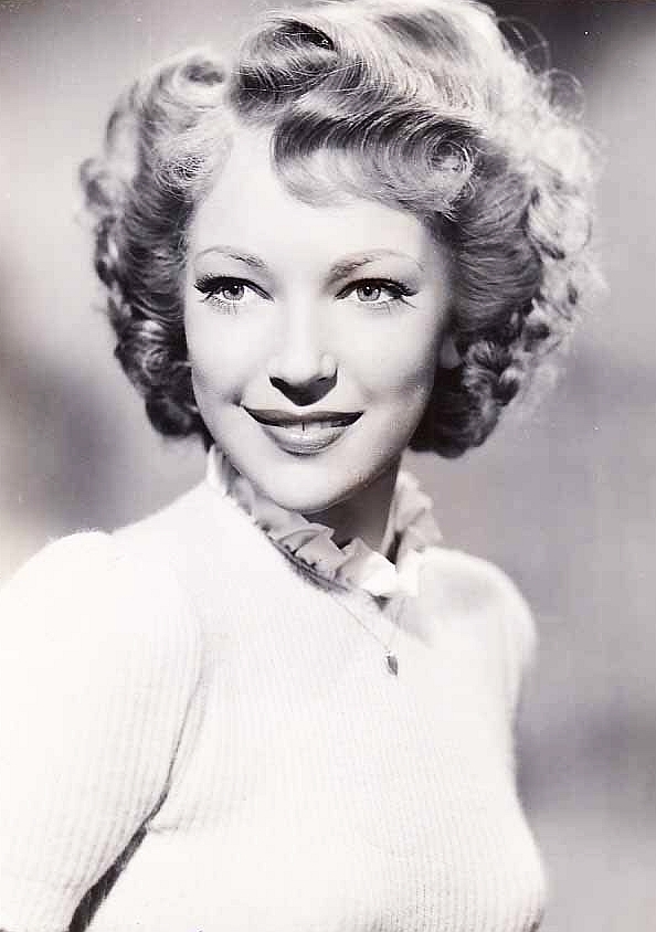 June Duprez stars in three old time radio thrillers in this week's new episode of "Stars on Suspense!" starsonsuspense.libsyn.com/episode-277-ju…