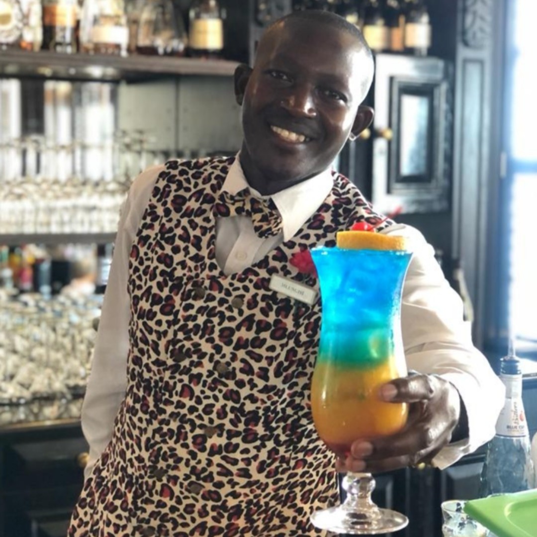 Cheers to World Bartender Day!

To the bartender who always make us the best drinks and makes our evenings memorable.....Thank-YOU! 

#worldbartenderday #barman #leopardbar