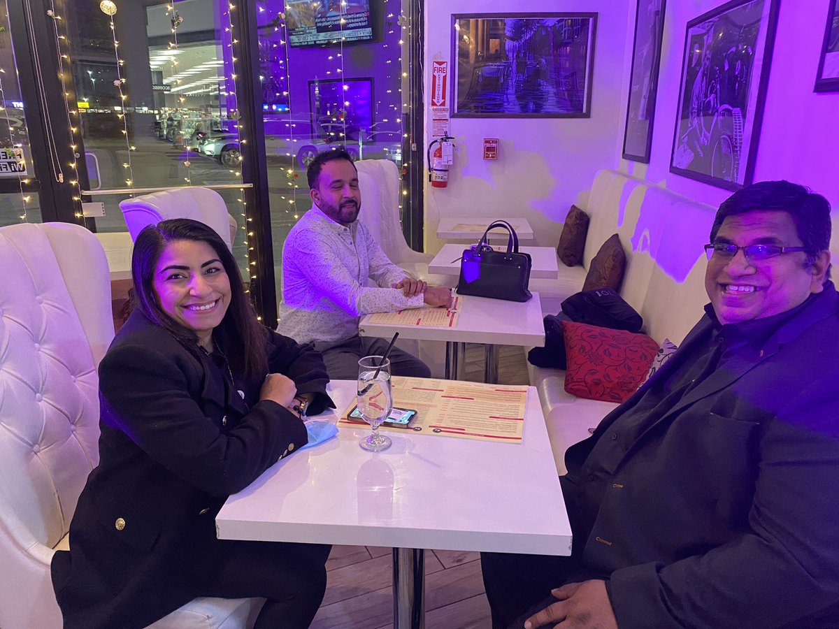 connectinggta's tweet photo. What an amazing night at Cafe Ro at Pickering Town Centre! Thanks to all #cgta members for coming out to our Open House tonight! Very special thanks to Anne Nicholas for hosting the event. Thank you Edward Lam for your support and keeping everyone entertained:) https://t.co/J03FoXtG4L