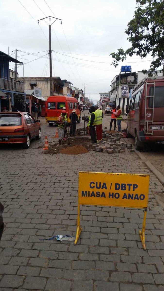 Brigade Pavé HIMO
HOMI Soavinandriana
Antohamadinika : rue Ramanandraibe
67ha
#antananario #tananantsika