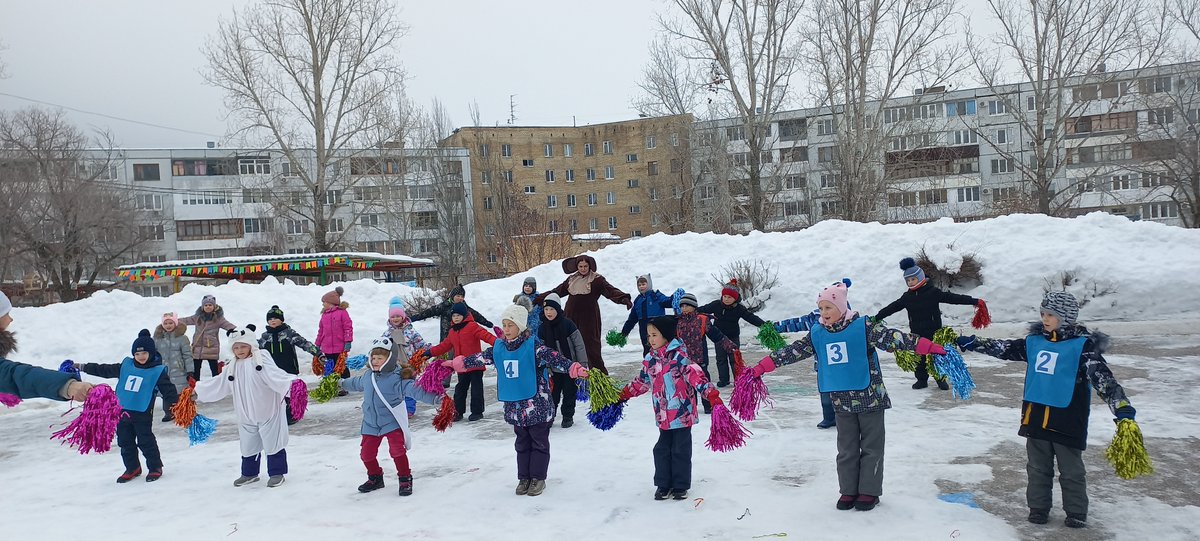 Состоялись первые заезды юных лыжников – участников городских соревнований среди команд дошкольных образовательных организаций «Лыжные старты». Соревнования продлятся до 03.03.2022, в которых примут участие 164 воспитанника из 41 детского сада городского округа Тольятти.