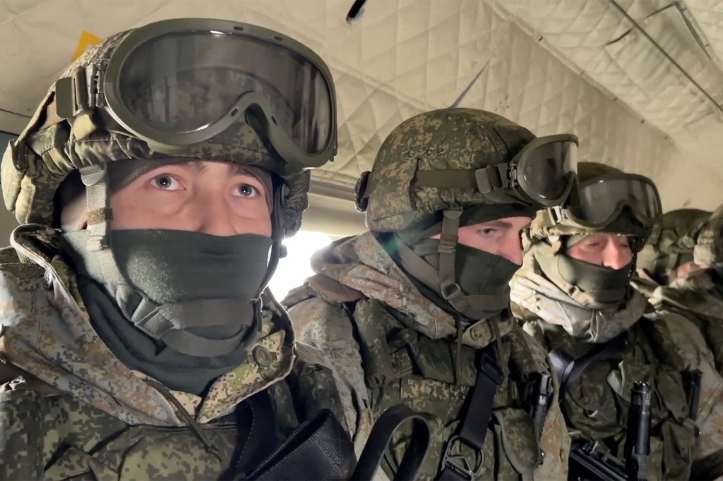 nypost's tweet photo. 'Sleeping with the enemy' Russian troops try to pick up Ukrainian women on Tinder https://t.co/wXKWPsJJKn https://t.co/Jab0l2aEkB