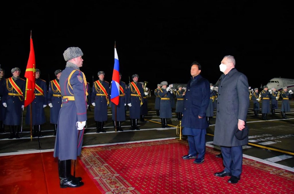 boyzpledwell's tweet image. I have seen many types of beggars in my life of 27 years. But Imran Khan reaching with the bowl into a country which has just started the potential world war 3 is a different breed of beggar altogether.
#ImranKhaninRussia