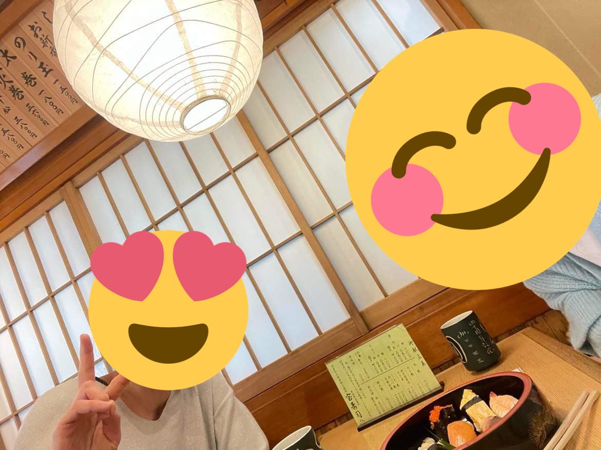 Yunafree's tweet photo. 年商2億の女性経営者さんって、すごーく遠い存在だと思ってたけど、実際お話しすると一気に身近に感じる。そんな人とどうして出会えたかって？今の自分が入らないような環境に飛び込み続けてたら、料理人の私でも会うことができた。環境を変えれば出会う人は変わる。出会う人が変われば人生が変わる。 https://t.co/FB74l7Vjyr