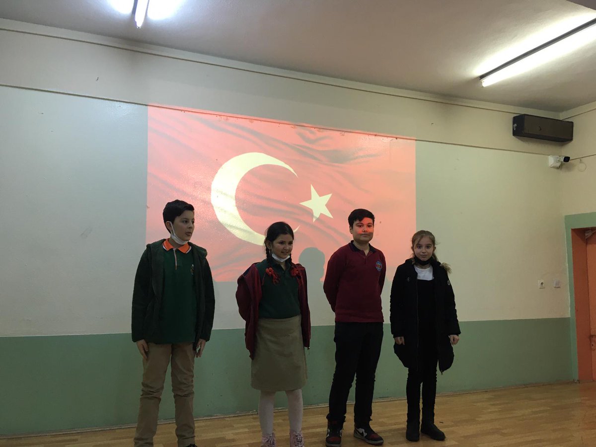 İstiklal Marşı Okuma yarışmasında okulumuz öğrencisi Merve Erol 3.olmuştur. <a href="/aydogann45/">A.</a> <a href="/kemalpasa_mem/">Kemalpaşa İlçe Millî Eğitim Müdürlüğü 🇹🇷</a>