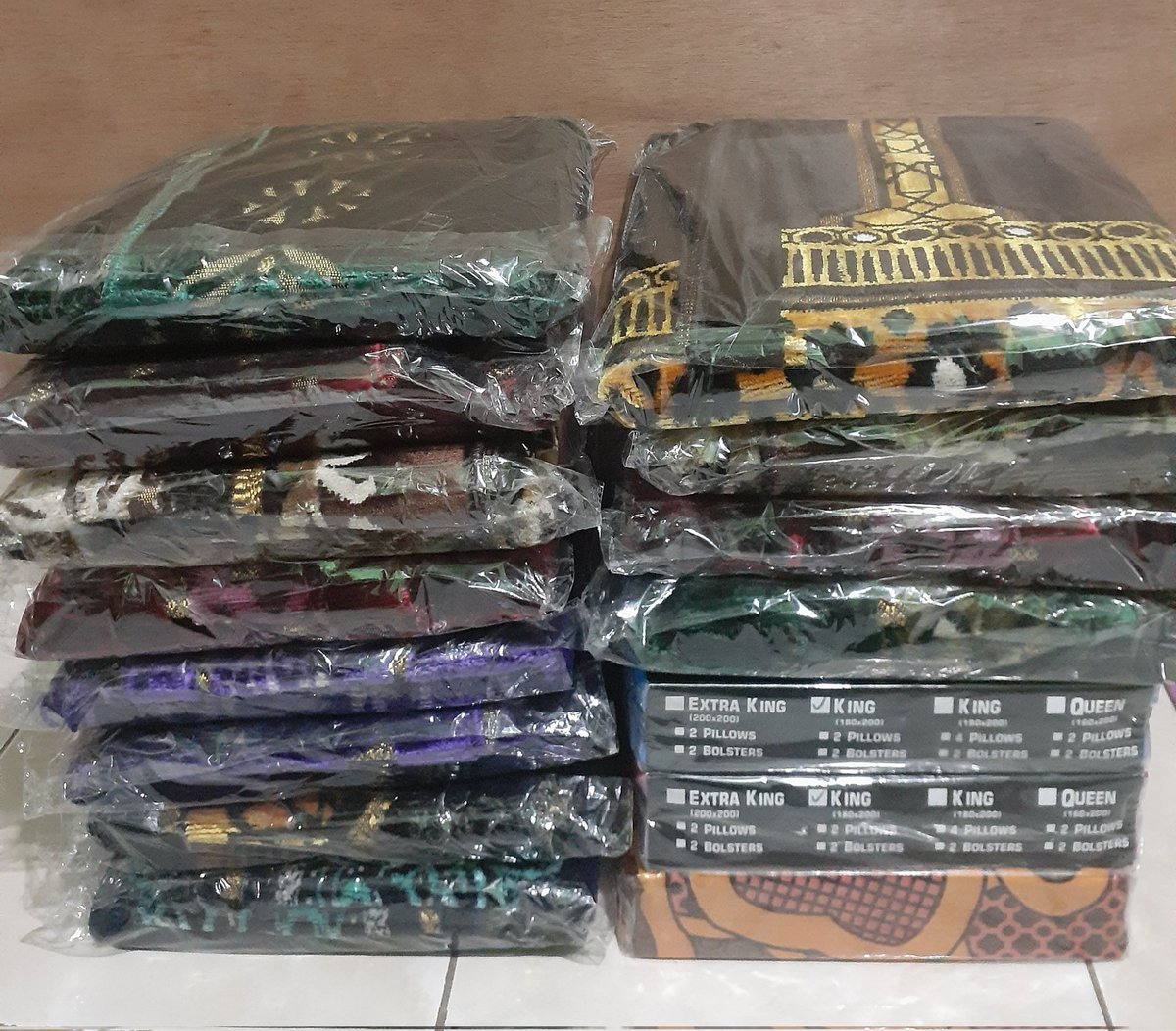 Ayu15tee's tweet photo. Bismillah...
Yuk teman" GA retjeh 6 sajadah dan 4 mukena
Follow,Rt,like

Monggo utk teman" yg mau meramaikan, yuk silahkan https://t.co/Jf6EU6Rldf