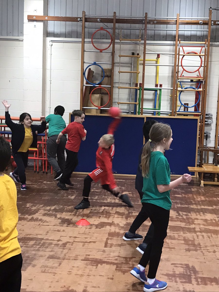 Great fun and skills in our Handball lesson with year 5 today. Teams represented counties from the Commonwealth with Canada and South Africa amongst the medals 🤾‍♀️🤾🏽🏅#CommonwealthGames
#Handball 
<a href="/StBarnabasSchTW/">StBarnabasSchoolTW</a>
<a href="/TWKSSP/">T&WKSSP</a>  
<a href="/uplandspe/">Uplands Communtiy College PE Department</a>