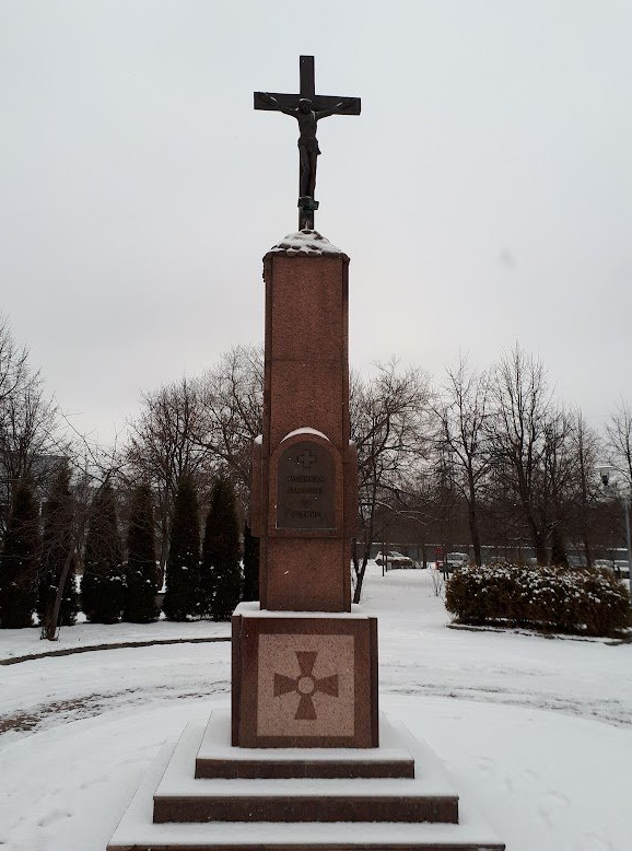HistoryRodina's tweet photo. "Мимо катают колясочников. В третий раз мимо меня проходит старик в спортивных штанах и стертом в локтях военном кителе. Вместо левой ноги - протез"

Репортаж из госпиталя для ветеранов войн, где они - ветераны и войны - становятся ближе.

https://t.co/uiLoElmLL9 https://t.co/rB2pN6jiMa