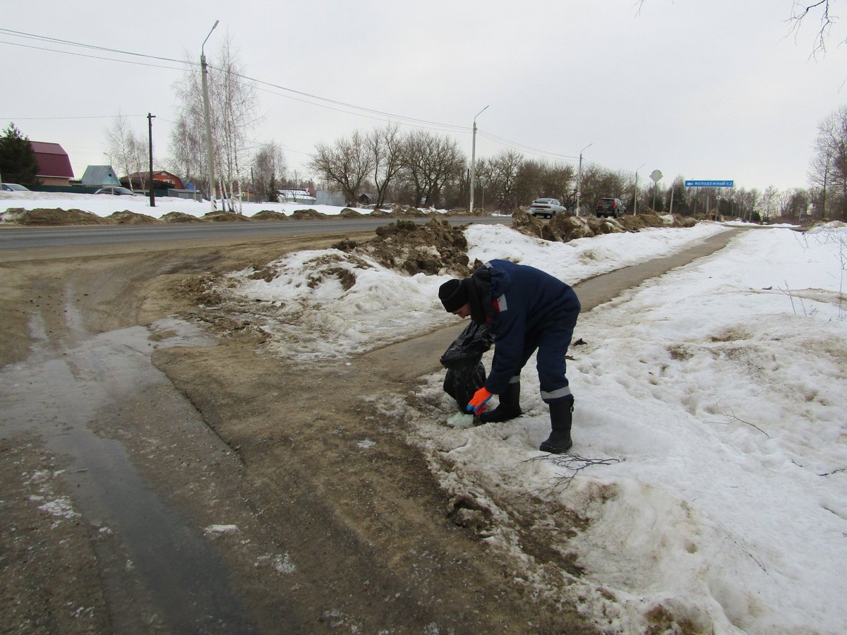 Medvenskoe's tweet photo. @Tularegion71 @TU_Proletarsky санитарная уборка, ул. Дорожная п. Молодежный https://t.co/3HrkbrDZO7