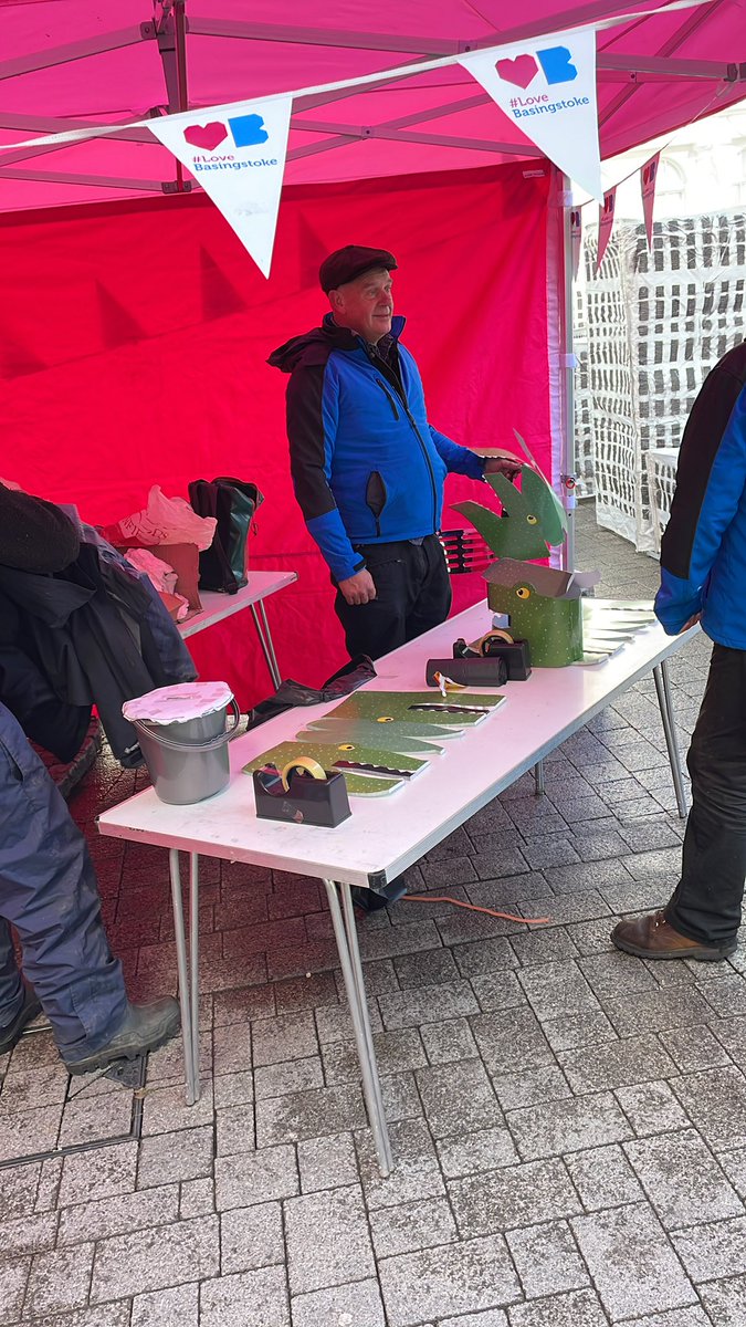 tweetingRH's tweet image. Blue skies for @wrasuk here in #basingstoke after the wettest outdoor arts get in ever! Bring on Godzillatown #lovebasingstoke @BasingstokeGov