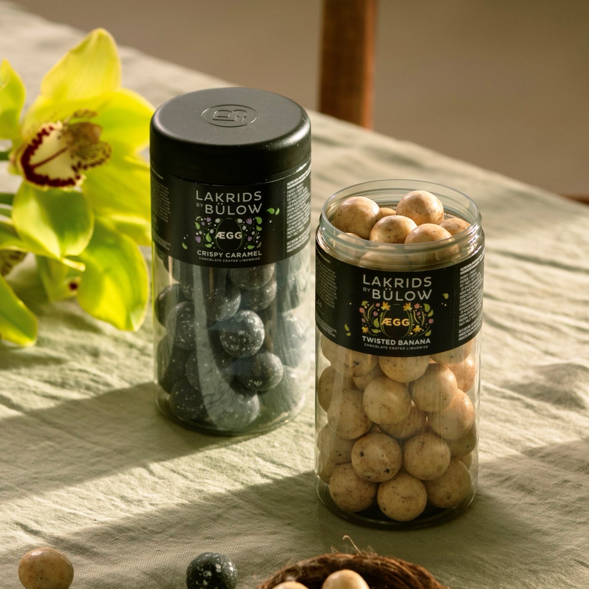 Our ÆGG collection is here! Please welcome CRISPY CARAMEL and TWISTED BANANA 🖤 🍌

Available on our website and in stores.
lakridsbybulow.com/aegg