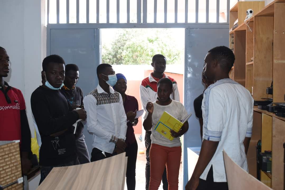 Le WakatLab a  reçu la visite des 50 apprenants de la promotion 02 Référent Digital et 03 Développeur Web du Programme Tech4Sahel le mercredi 23 février 2022. 

#incubateur_d_entreprises_numeriques_et_technologiques
#FabLab_numerique