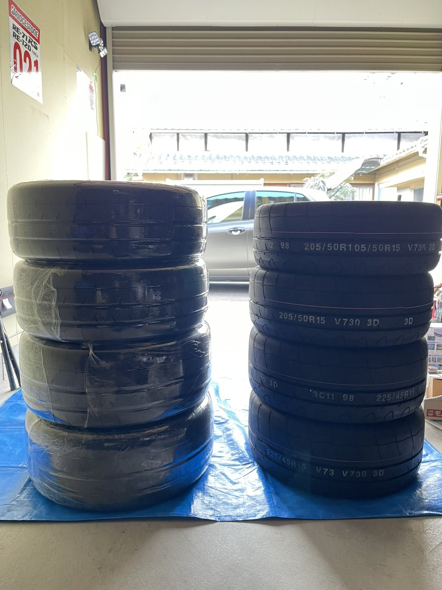 Do_naoshi's tweet photo. 人柱？？？
KUMHOのV730を作手で試して来ました。

新品のA052とV730をそれぞれ同じホイールに組んで検証。

ベストタイムで比較すると、0.168かな？

金額考えると、結構良さげでしたよ？
どっちも初めて使ったので、セッティング決まればもっと出るとは思います。

これもTW200です。

#KUMHO
#V730 https://t.co/x7Uc1G0b4l