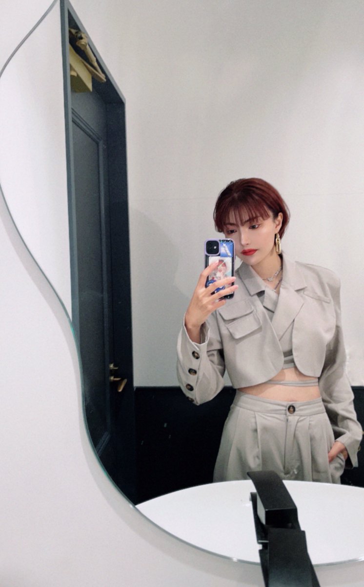 dd_dd_2257's tweet photo. #selsta #ootd https://t.co/omNAAS9NH2