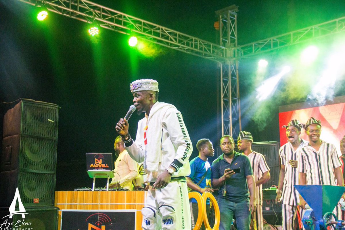 IamDJMAXWELL's tweet image. Cheers to Stardom...

#WeMakingProgress #GiantSlayer #UrOwambeDj #DjTohBadt

#ChairmanAmongDjs