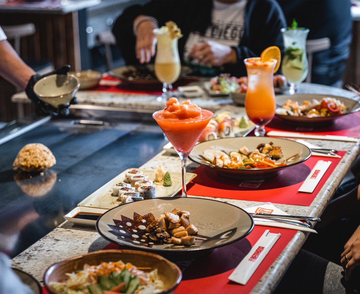 #Teppanyaki
Straight out of the grill to your plate.
Live the Japanese experience with our live cooking show at Benihana and enjoy the amazing ambiance 🎌🔥
من الشواية إلى طبقك مباشرة
استمتع بأجواء رائعة واستثنائية على الطريقة اليابانية مع مطبخنا التقليدي بأفضل طريقة🎌🔥