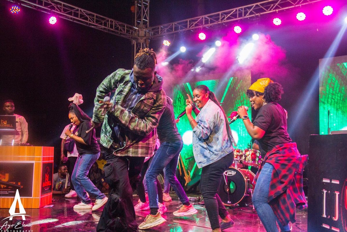 IamDJMAXWELL's tweet image. Rocking the Stage cos Its our Calling...

#WeMakingProgress #GiantSlayer #UrOwambeDj #DjTohBadt

#ChairmanAmongDjs

@Akpororo @testimonyjaga