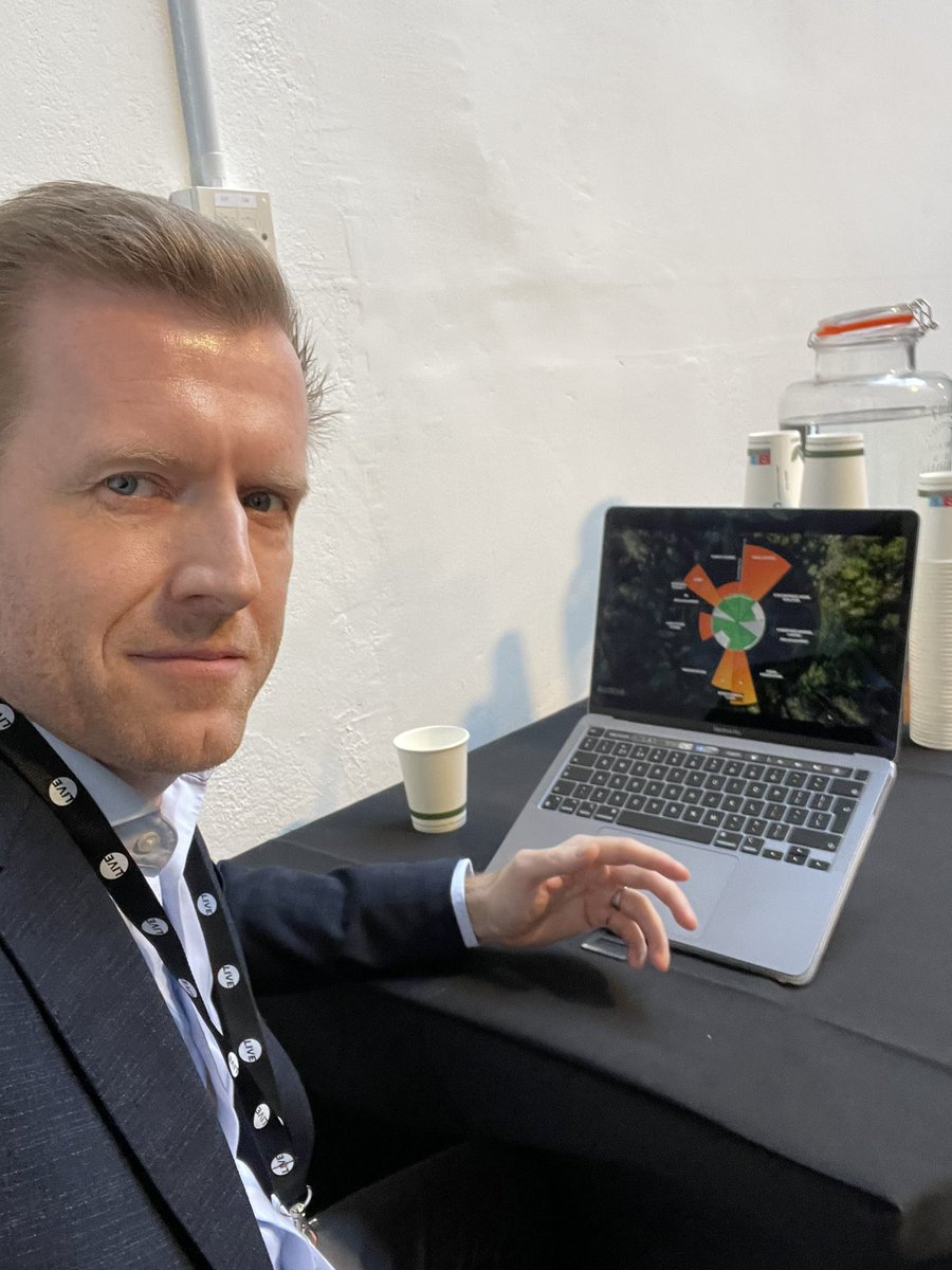 Backstage preparing for the first live keynote to a real audience in over 2 years! Join me as we talk Regenerative Business at 12:30 #SustainabilityLive <a href="/SAP/">SAP</a>