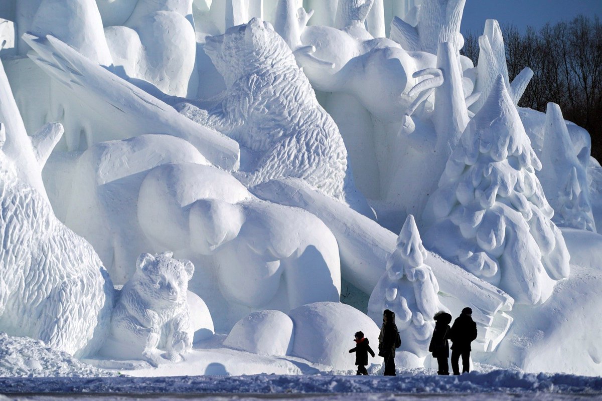 Ледовый день. Харбин фестиваль льда и снега 2020. Фестиваль ледяных скульптур в Харбине. Фестиваль ледяных скульптур в Харбине 2020. Фестиваль льда и снега в Харбине.
