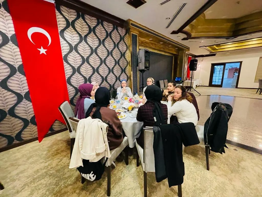 Genç Ahilerimizle Yeniden Birlikteyiz! 🤗

Yeni Dönemin İlk Sunum ve Danışmanlık Programında, Balçova'da Kahvaltıdayız.. 🍱

#GençAhiler #GönüllüPatronlar #SosyalŞirketler #YerliGelecek #MilliGençlik #GüçlüMisyon #YüksekVizyon #İMHAD #İKÇÜ #İZKA #İESOB #İZMİRMEM