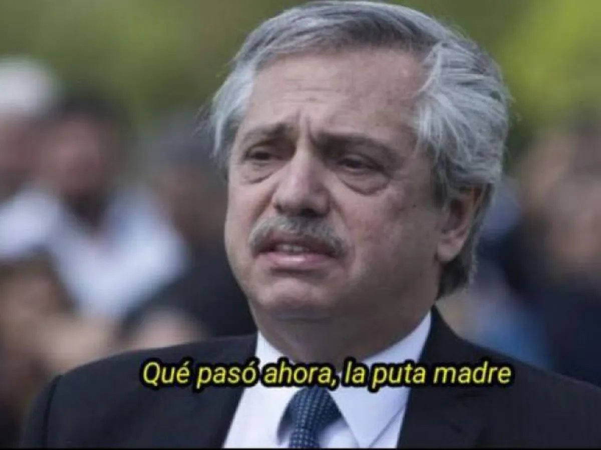 MerieCumbia's tweet photo. Los que recién se despiertan viendo en tendencias: Putin, Biden, China, Natalia Oreiro, Corea del Norte, Ucrania https://t.co/LyghP7faPa