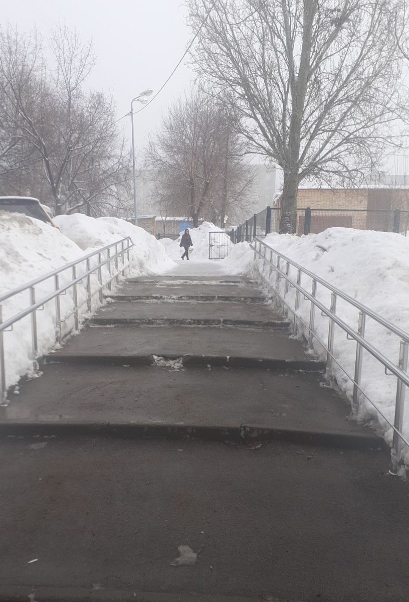 Выполнение работ по очистке территории от снега и наледи, по адресу: ул. Георгия Димитрова, 17.
<a href="/Rudakov_i_a/">Рудаков Игорь Александрович</a>, <a href="/adm_kir63/">Администрация Кировского района</a>, <a href="/gkh_kir63/">Отдел по ЖКХ и благоустройству</a>.