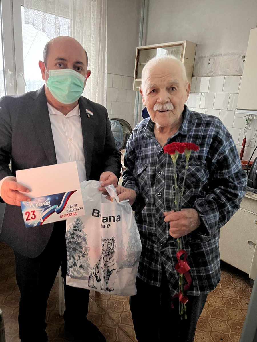 С Днём защитника Отечества поздравил ветеранов руководитель депутатского объединения Эдуард Товмасович Галстян.#ЕР63 #НашиЗащитники #КрасноглинскийРайон