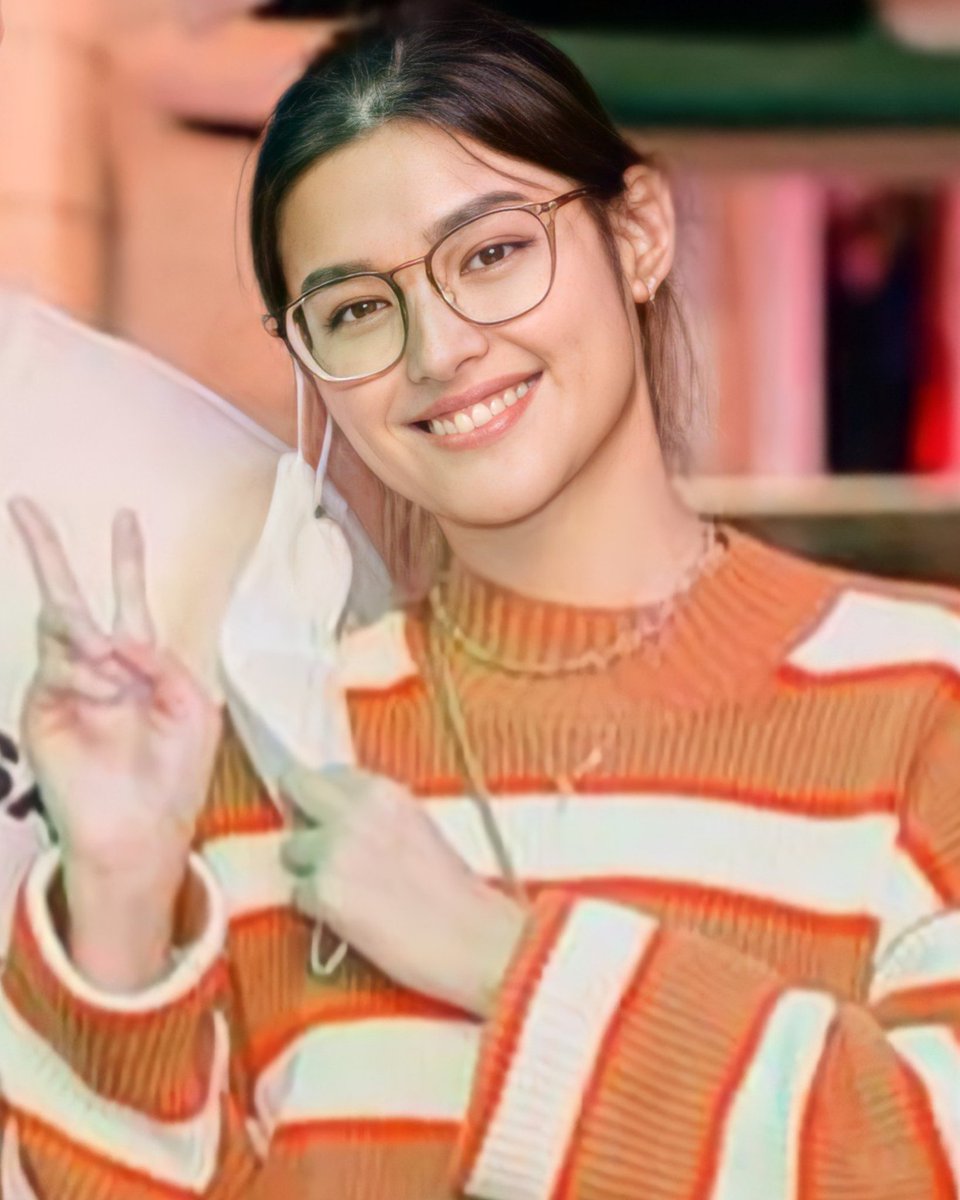 liza soberano hourly (@lizahourly) on Twitter photo 