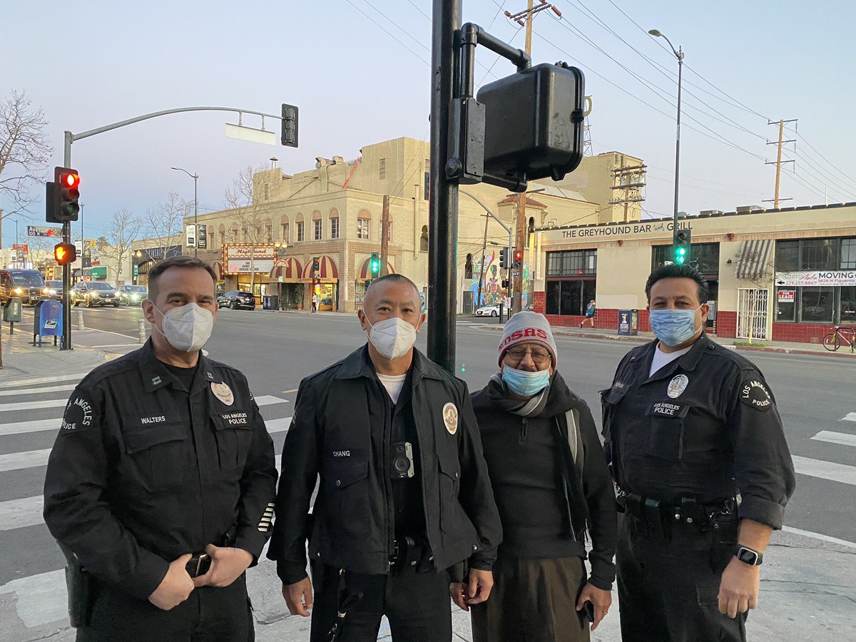 Northeast Senior Leads Chang & Hernandez walking a footbeat on Figueroa near Ave 57 this evening. Checking in with our business partners and locals. @LabradaAl @LAPDHQ @NortheastArea