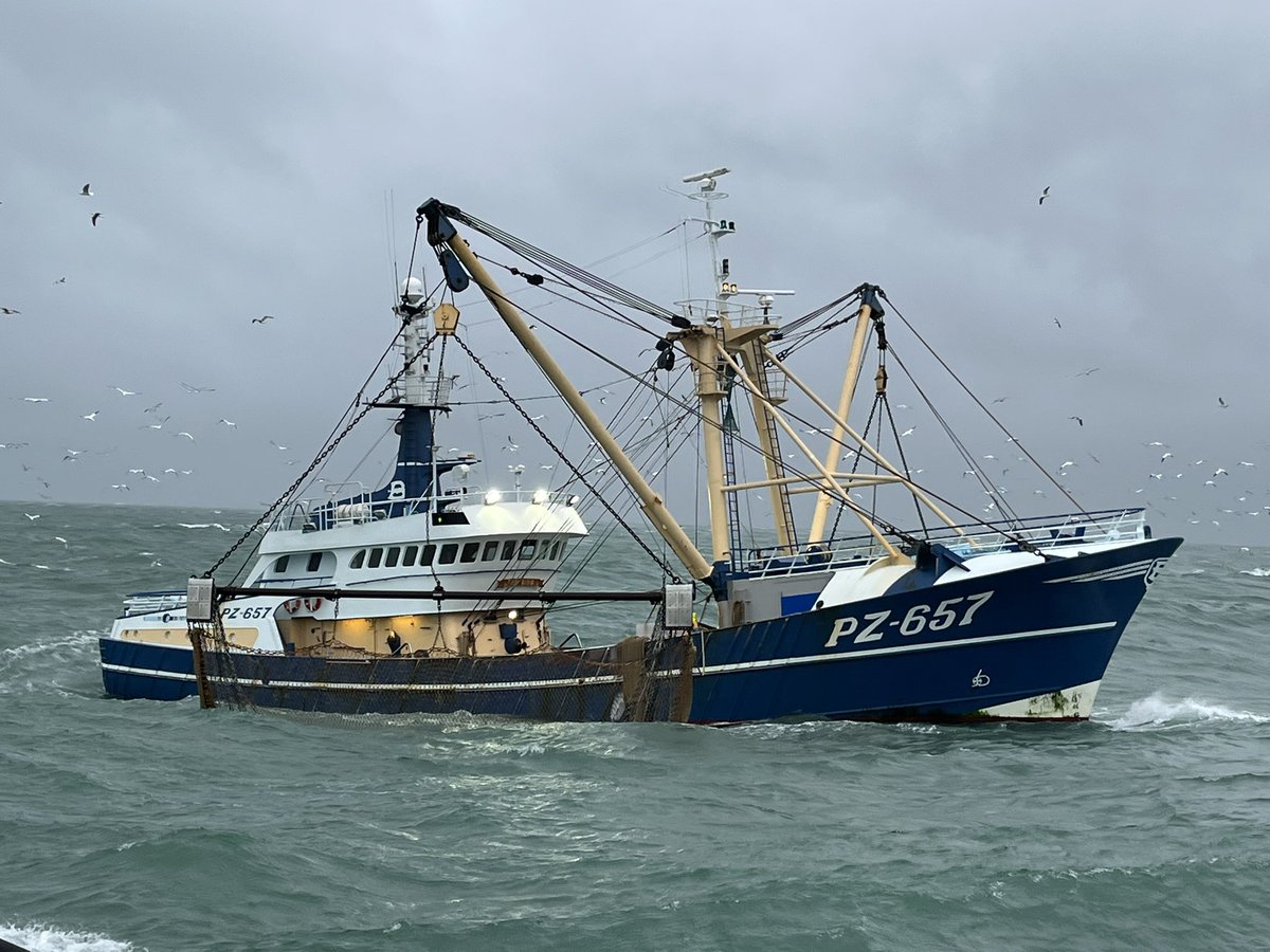 De Our Anna met schipper 🆎. Nog een paar weekjes vissen en dan krijgt dit mooie schip een upgrade