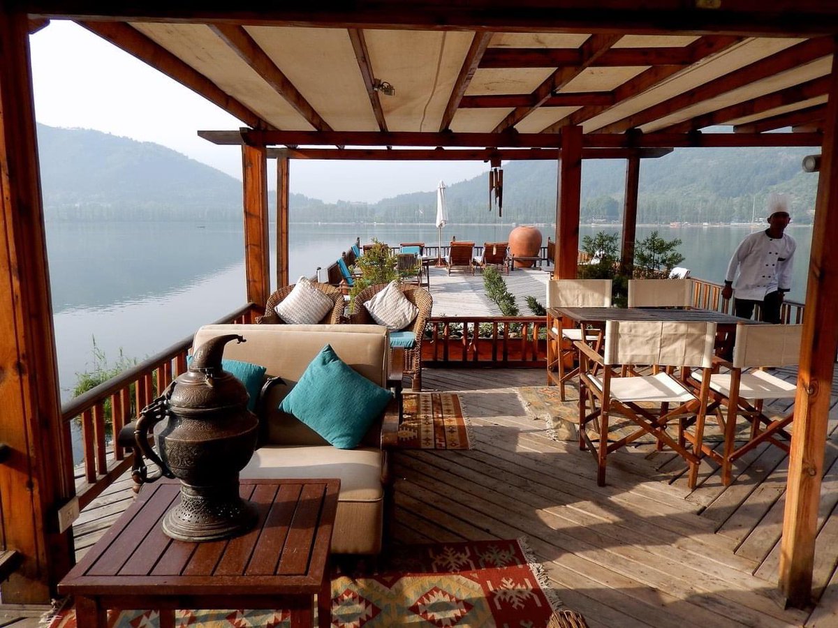 tattvats's tweet photo. Delighted to be featured in @CNTIndia: For your next Kashmir Holiday!
"Sukoon Houseboat”
#CNTIndia #CondeNastTraveller #KashmirHolidays #TheBestHouseboat #EcoFriendlyHouseboat #SayToNoPlastic #SukoonHouseboat #ABChapriRetreats #JKTourism #IncredibleIndia https://t.co/WwkDLq4AdK
