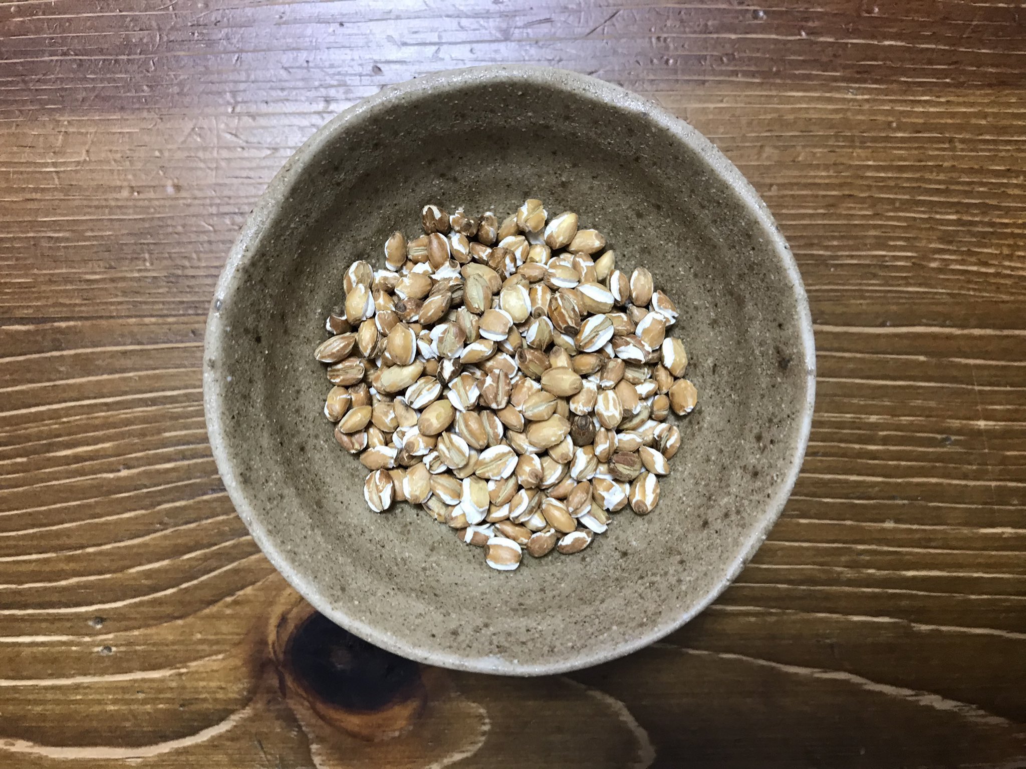 Coco美漢方 田中 友也です 湿 の花粉症タイプ 体内に 湿 余分な水分や汚れ が溜まっているタイプです 鼻水の量が多い 鼻づまり 目の腫れ むくみ 頭重 体が重い 食欲不振 舌苔が粘つくなど見られます 紫蘇 ドクダミ はと麦 緑豆 フキ