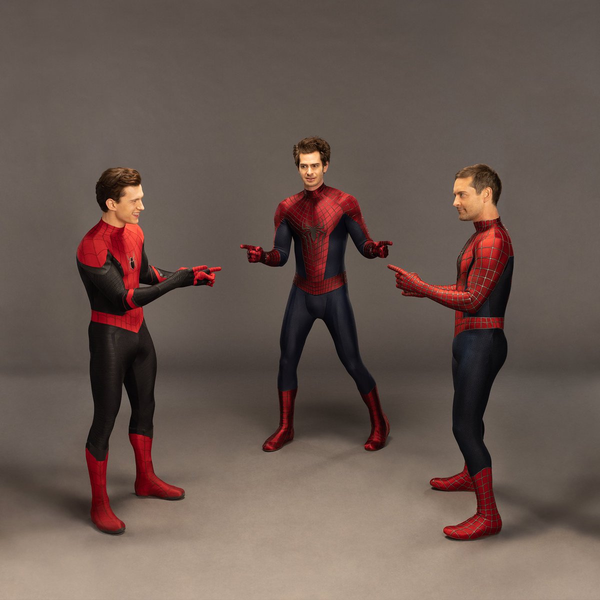 DainPeterDainP's tweet photo. They Did it. This is Epic and a Dream come True Moment.
#TheSpiderManMeme
#SpiderManPointingMeme
#Spiderman
#SpiderManNoWayHome https://t.co/pGbmcR6awH
