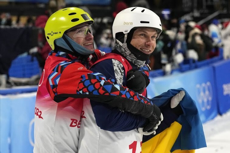 RiccardoRoversi's tweet photo. Ne ho fatto la telecronaca settimana scorsa, finale #olimpica #Aerials. 
A sinistra #Burov (#Russia) e #Abramenko (#Ukraine). 
Sport batte politica 5-0, come sempre. https://t.co/1q0RDoO1yn