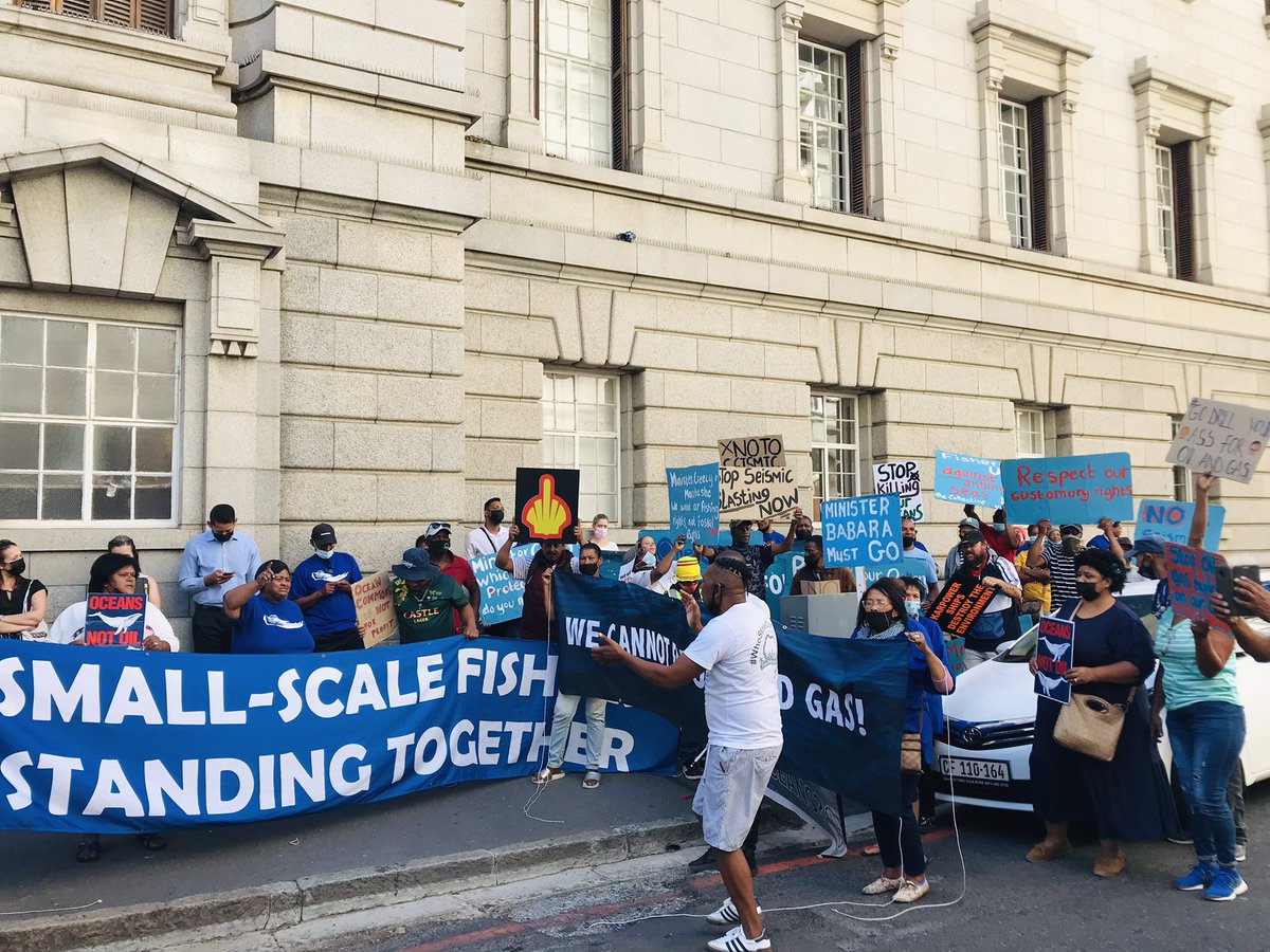 TheGreenConnect's tweet photo. We oppose Searcher seismic surveys off the West Coast! Join us today as we support small-scale fishers outside Cape Town High court.ββ
#WhoStoleOurOceans #notooilandgas #ClimateAction #SmallScaleFishersMatter https://t.co/lbb8WH3Nq2