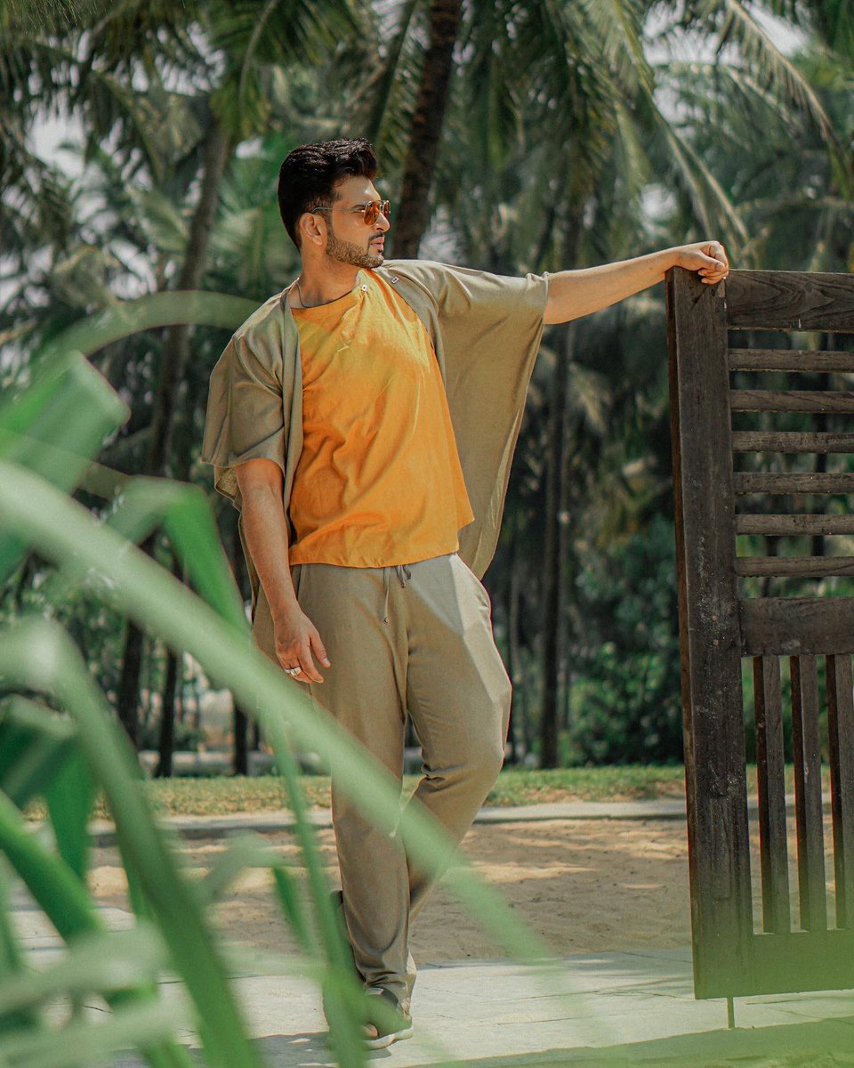 kkundrra's tweet photo. too lit too sunny to keep the sun on me ;) https://t.co/0vIwAPw2qA