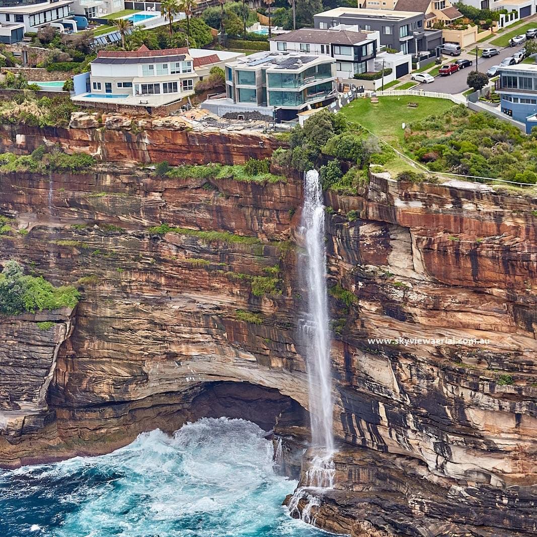 I think the #hydraulicengineering design miscalculated the retention system???

#skyviewaerial yep still out in all weather, doing #aerialphotography for #nswconstruction #notadrone #sydney #sydneyheads #woollahra #watsonsbay #construction