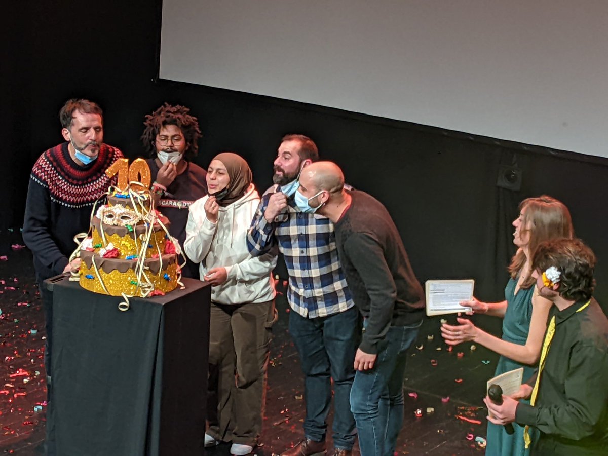 Quina gran gala de la <a href="/MascaraOrVNG/">La Màscara d'Or</a> sàtira i vinagre sense mesura.
Enorme la feina d' <a href="/apollovng/">Apol·lo</a> i de totes les participants. 
Estima el carnaval, odia el feixisme! ✊🥰 #mascarador2022