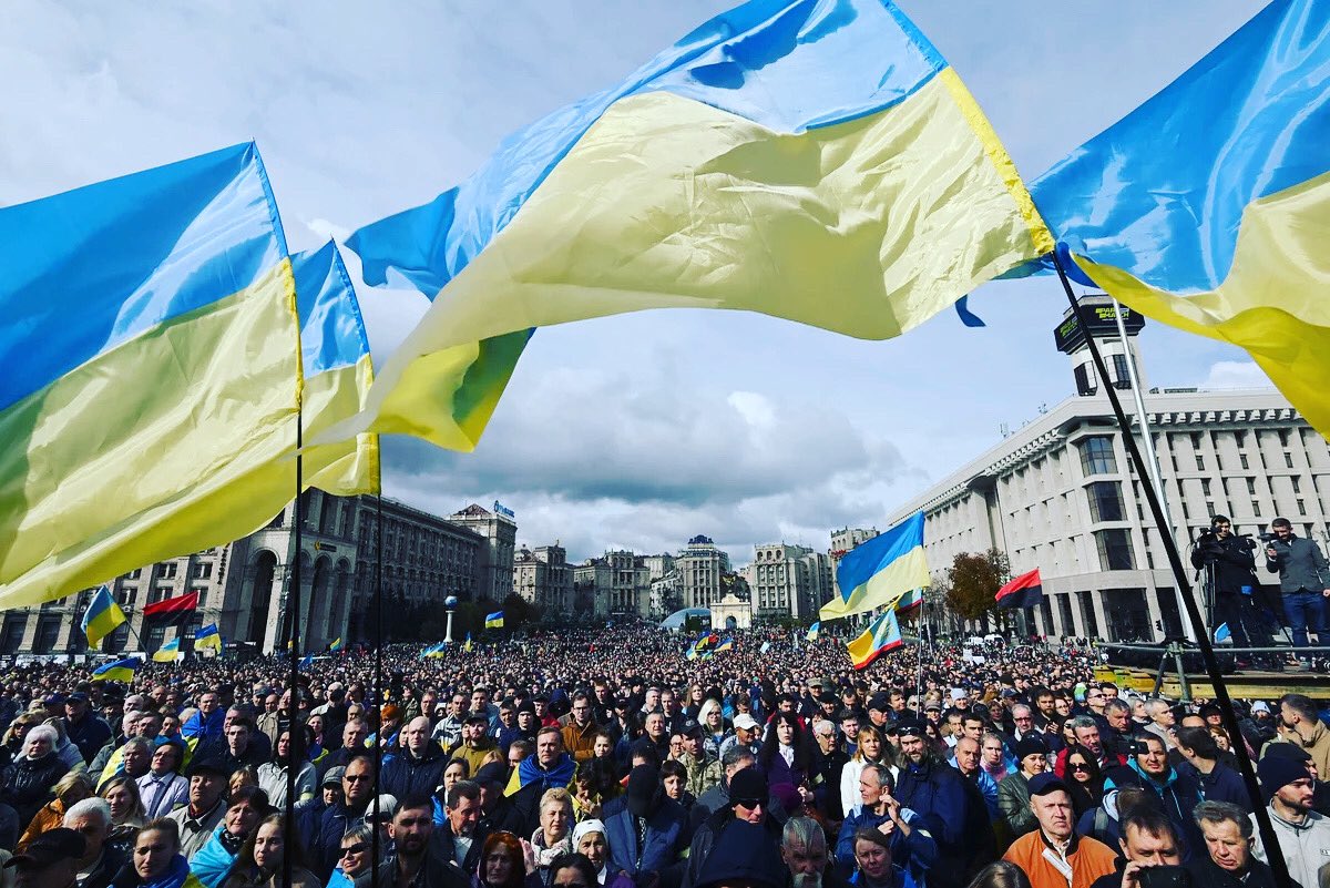 Feeling awful sadness this morning . We have been warned for years . Thoughts with the people of Ukraine. Be strong. War again. It can never bring peace. Shame on Putin . May it be his downfall. 
#Ukraine #Peace