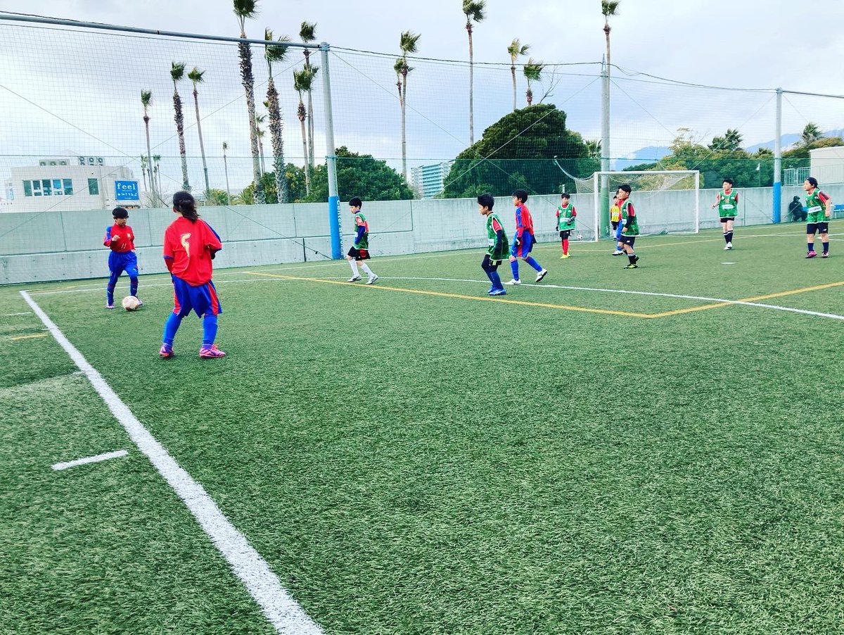 cornichefield's tweet photo. 本日もU11交流戦を実施しました。

結果は完敗！！

相手チームの方が、すべての質が高く
参考になることが多々ありました！
そこで、しょんぼりなるのか
何かを得ようと、声を出したり、走ったり、身体をぶつけたりできるかどうか。

精神論みたいな話になりますが
その気持ちは大切、、 https://t.co/eK52snLHEW