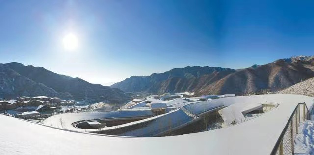 BeijingDiscover's tweet photo. One of the best legacies the Beijing Winter Olympics has left for the capital city is greener life. Thermal power plants have been transformed and adopted renewable energy. 💚✅
#Beijing2022 #BeijingDevelopment (Photo: Beijing Daily) https://t.co/pUr4Kk3vkG