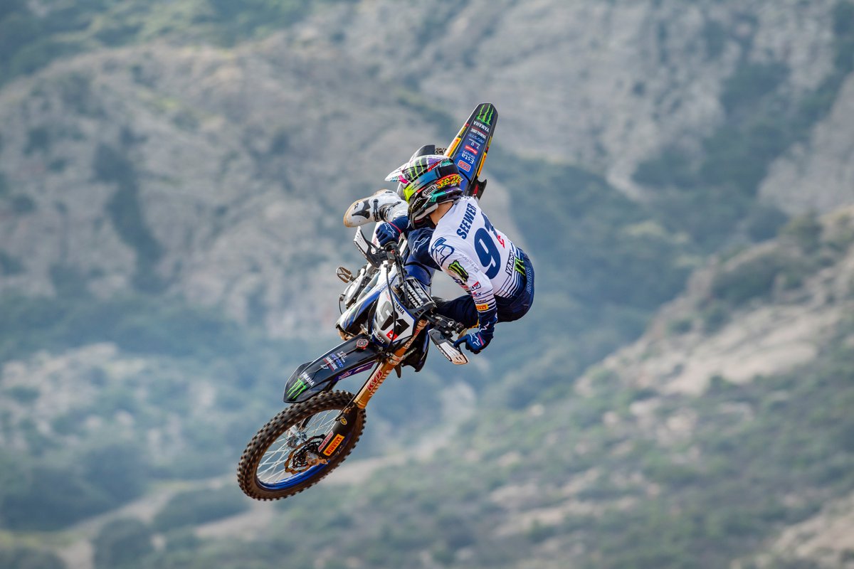 Yamaha Racing tweet media